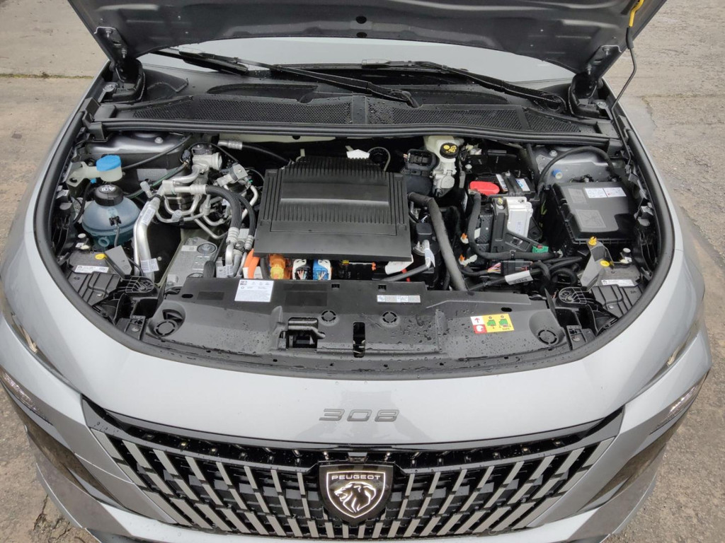Peugeot e-308