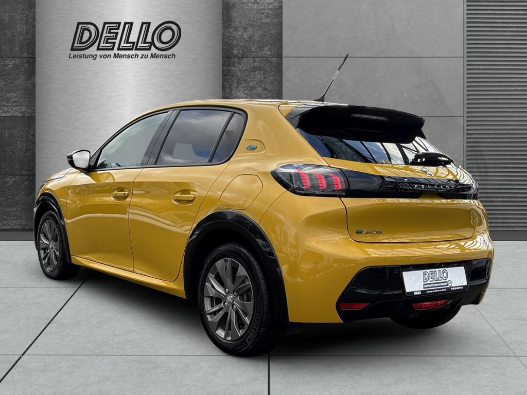 Peugeot e-208