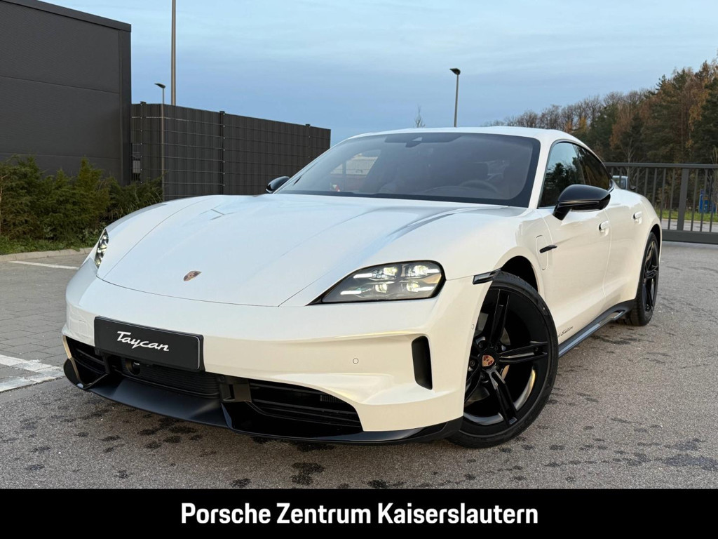 Porsche Taycan Black Edition 4