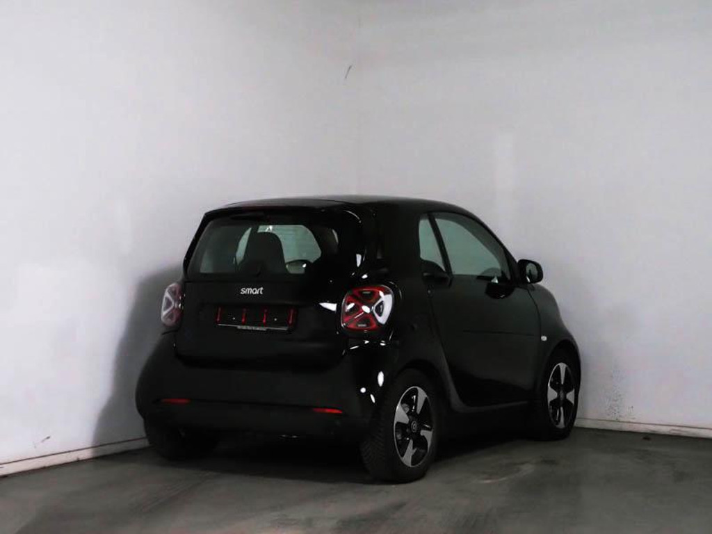 Smart EQ fortwo JBL 22kw onboard charger