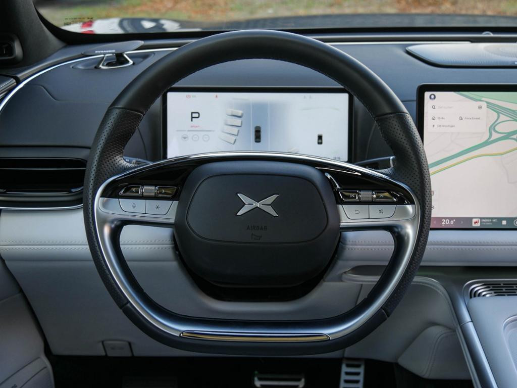 Xpeng G9