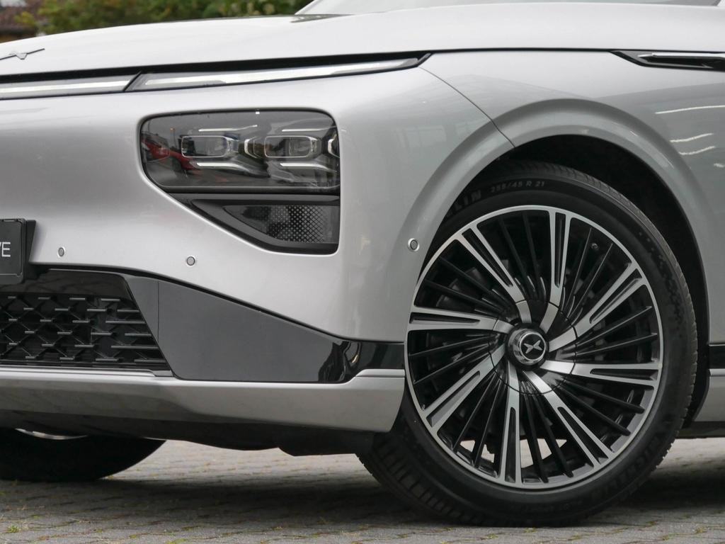 Xpeng G9