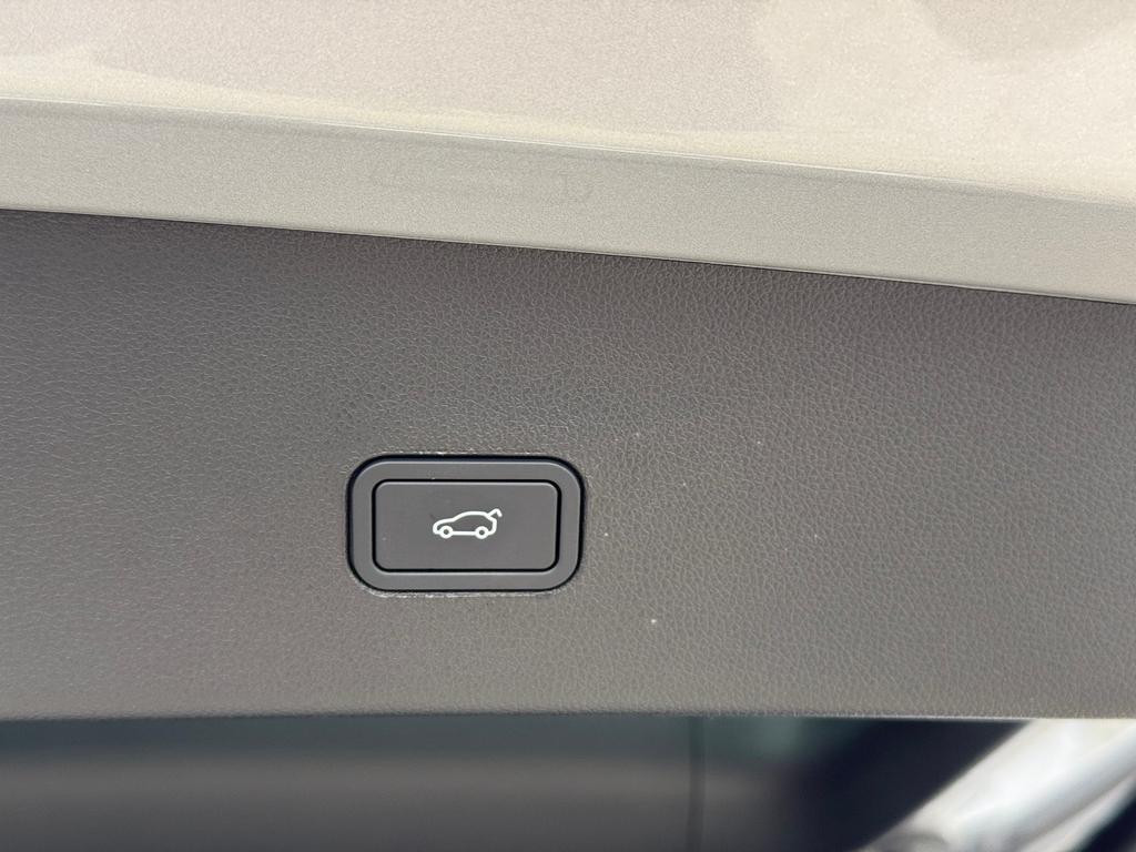 Xpeng G9