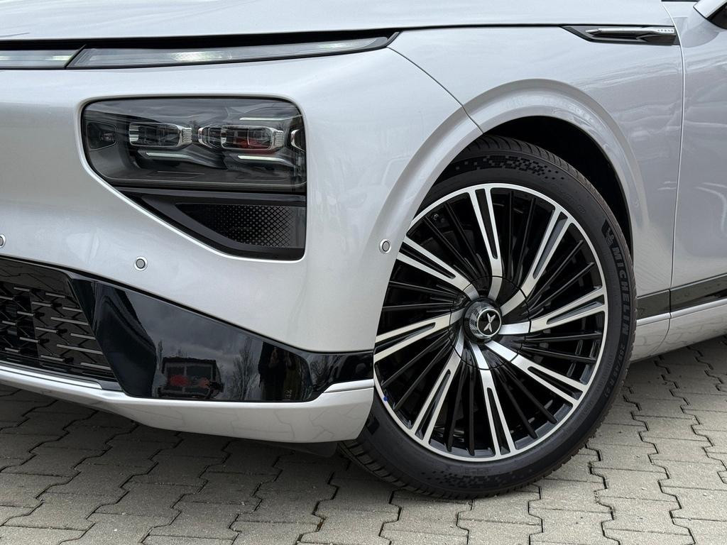 Xpeng G9