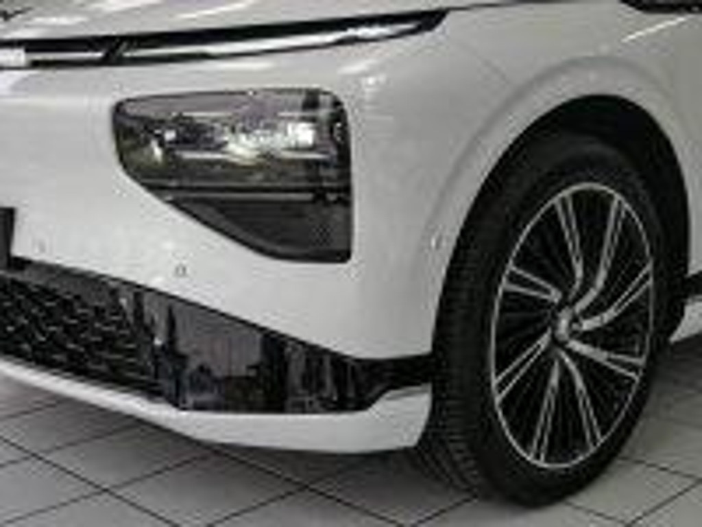 Xpeng G9