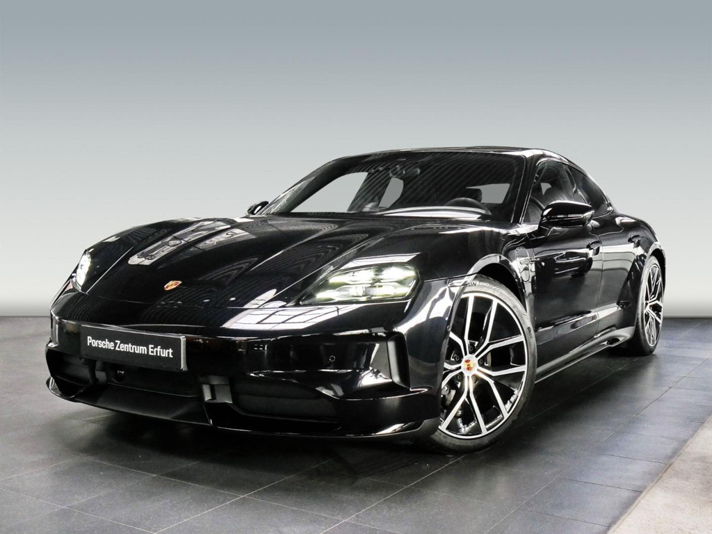 Porsche Taycan Black Edition 4