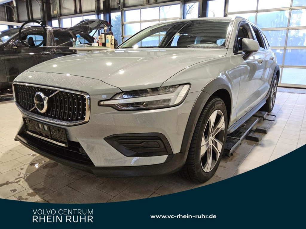 Volvo V60 Cross Country AWD Plus