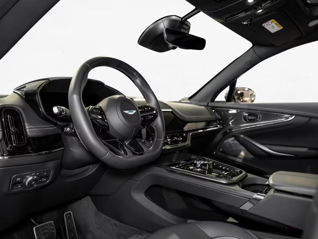 Aston Martin DBX