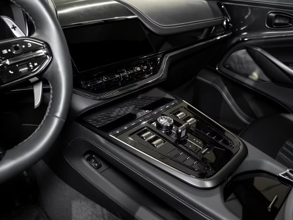 Aston Martin DBX