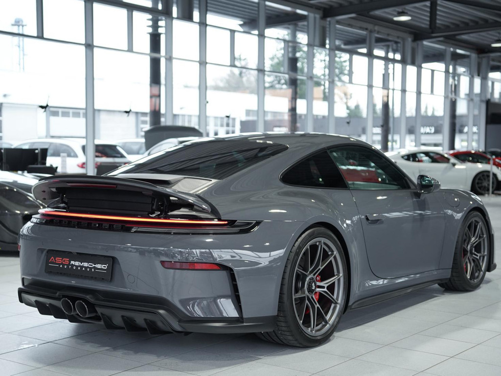 Porsche 992