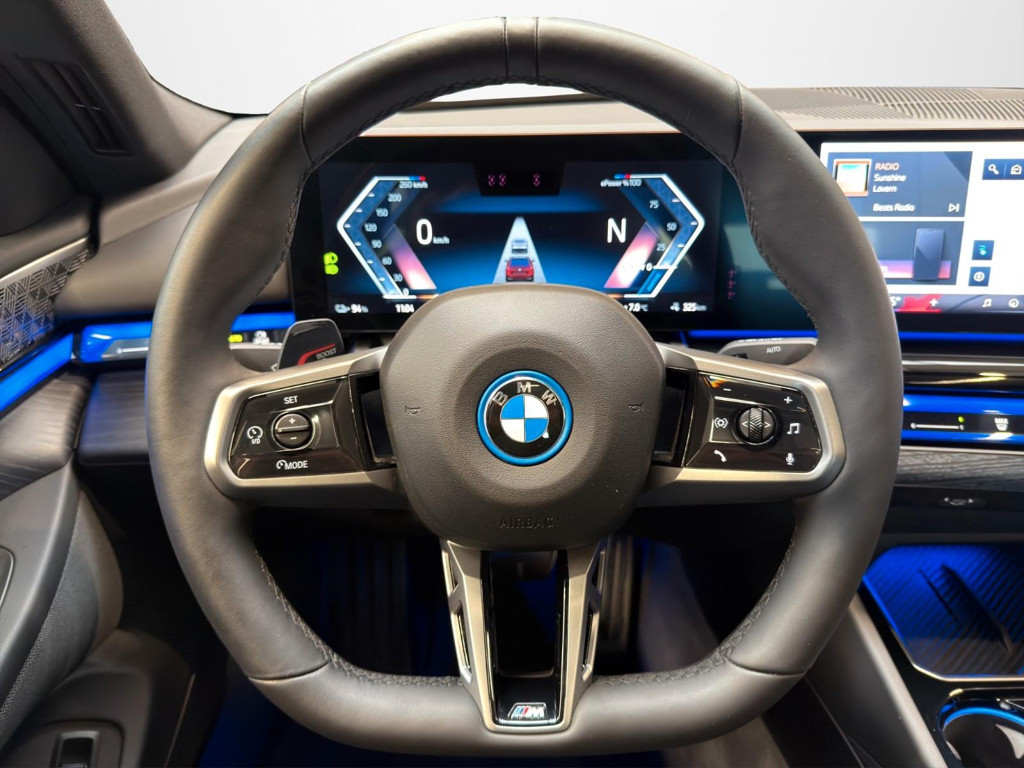 BMW i5