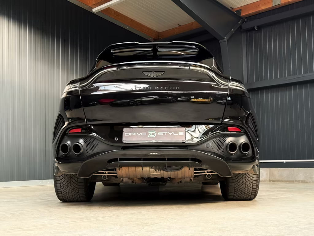 Aston Martin DBX
