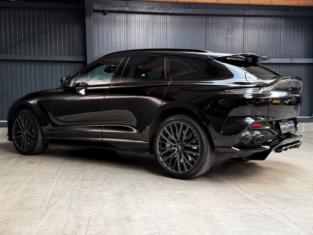 Aston Martin DBX