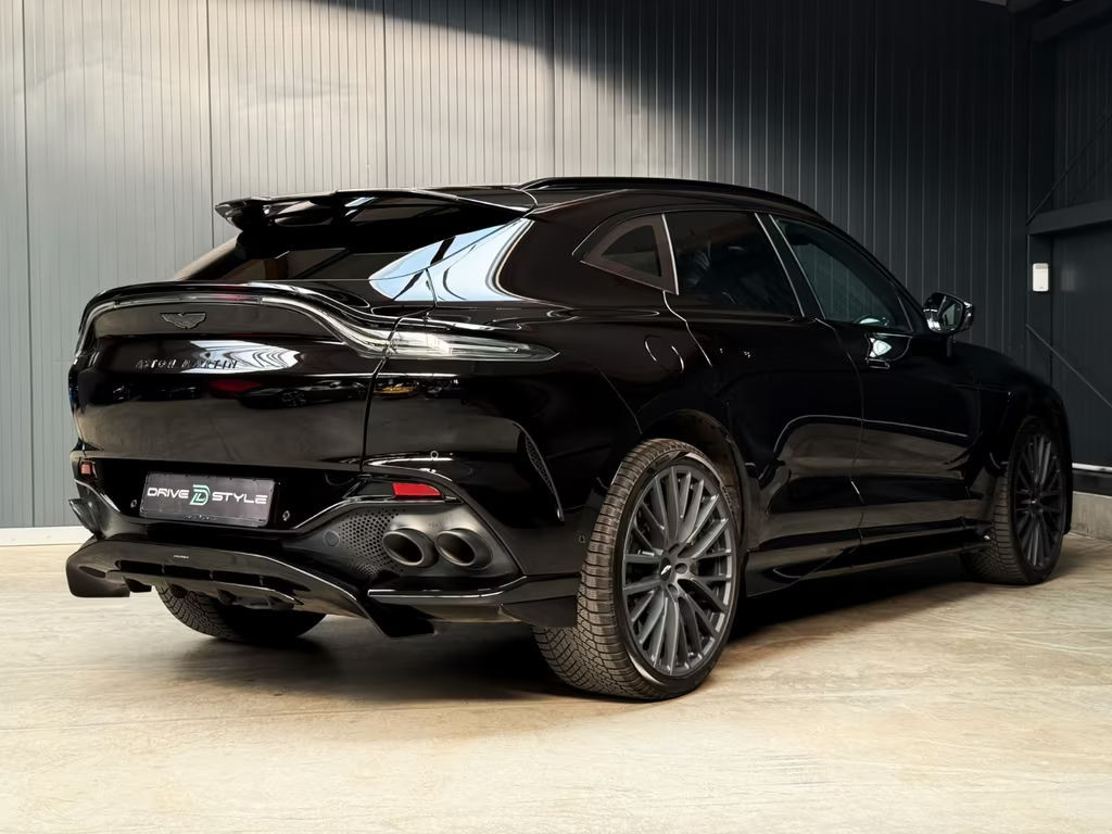 Aston Martin DBX