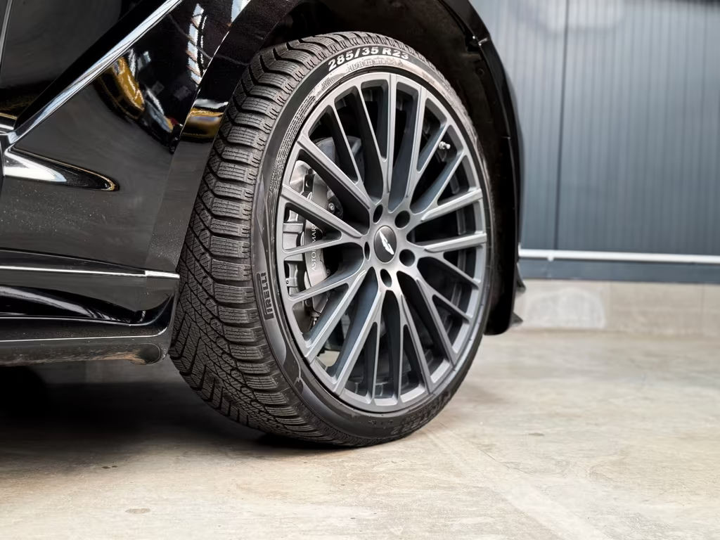 Aston Martin DBX