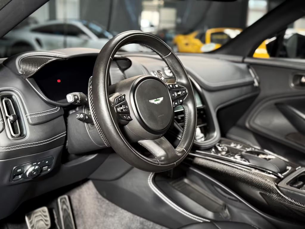 Aston Martin DBX