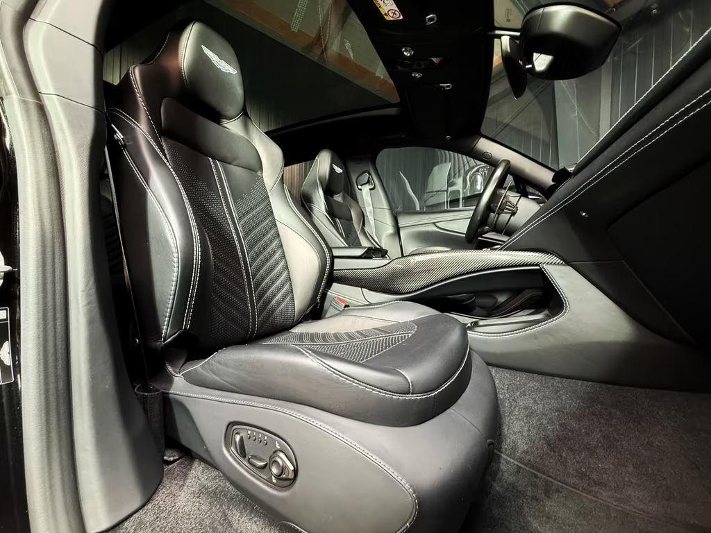 Aston Martin DBX