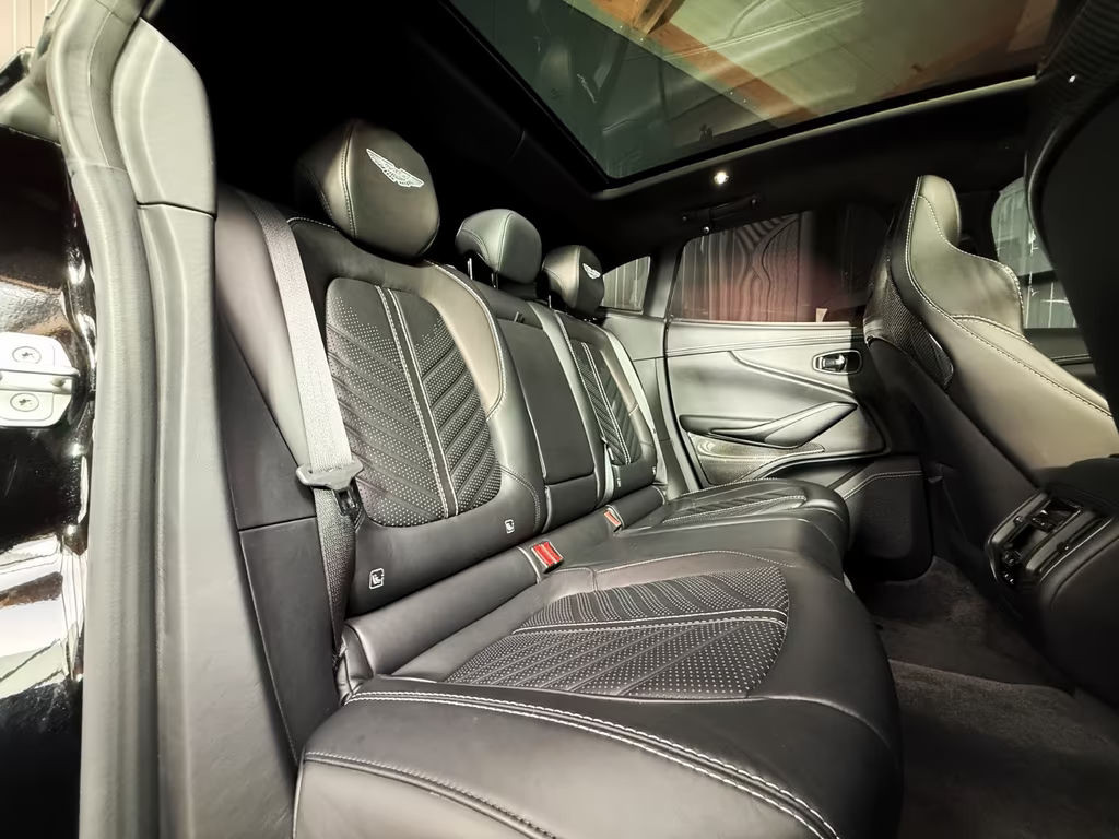 Aston Martin DBX