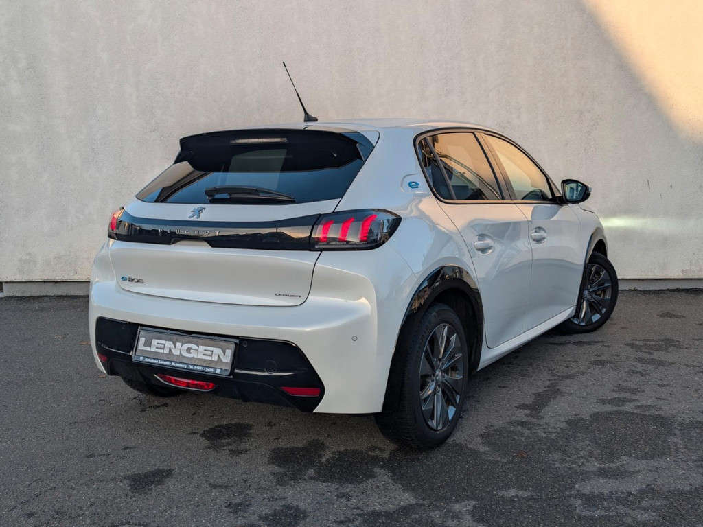 Peugeot e-208