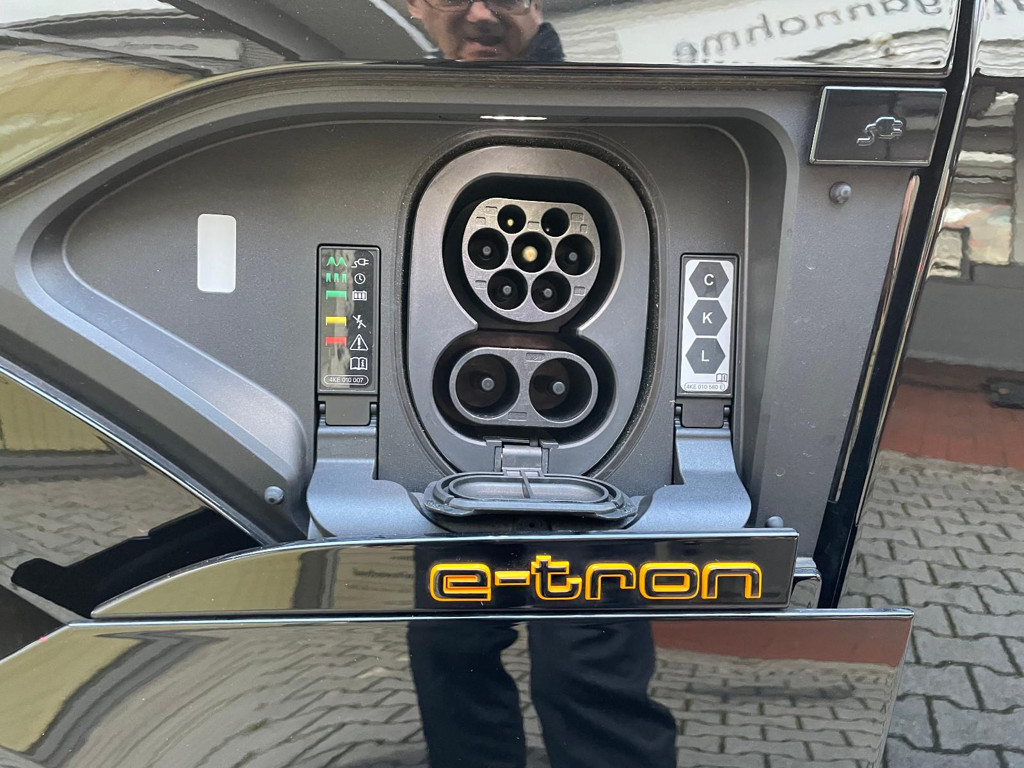 Audi e-tron