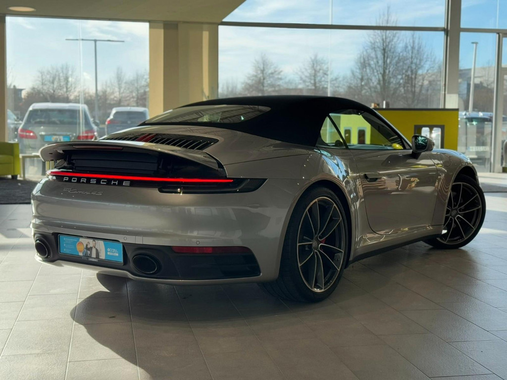 Porsche 992