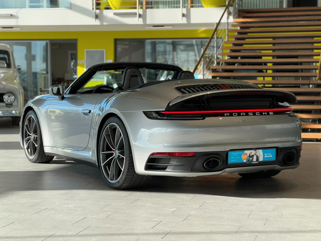 Porsche 992