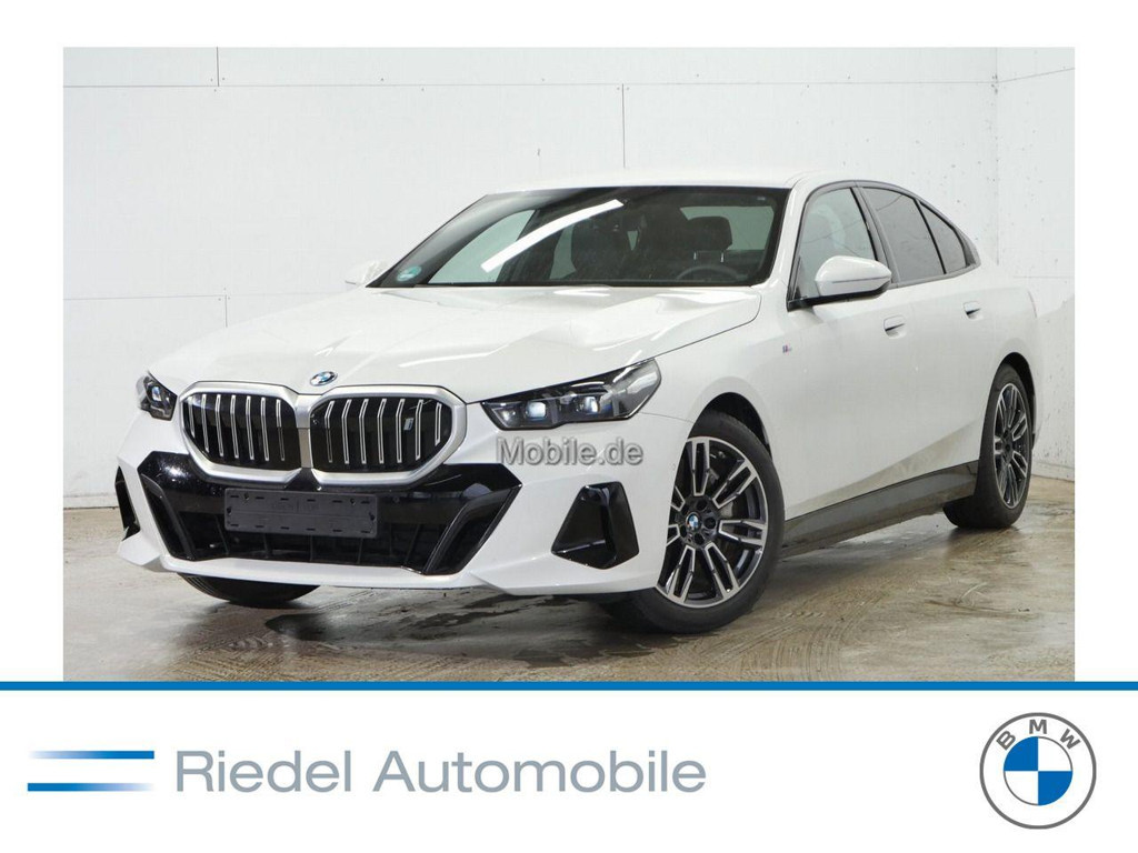 BMW i5 M-Sport Touring Sedan eDrive40