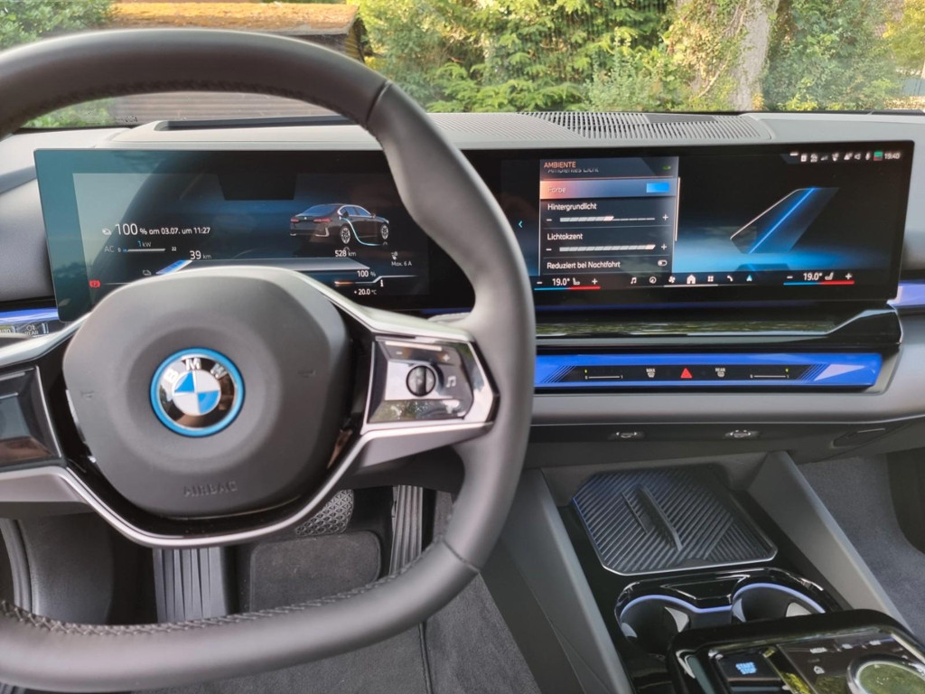 BMW i5