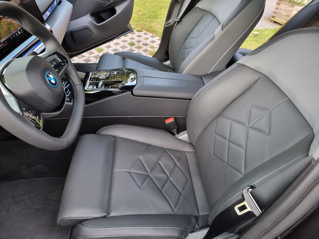 BMW i5