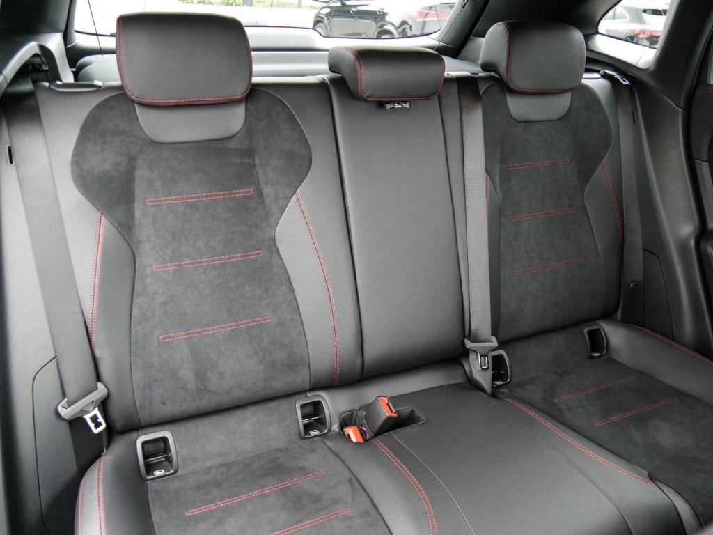 Mercedes-Benz GLA-Klasse GLA 250 AMG Line