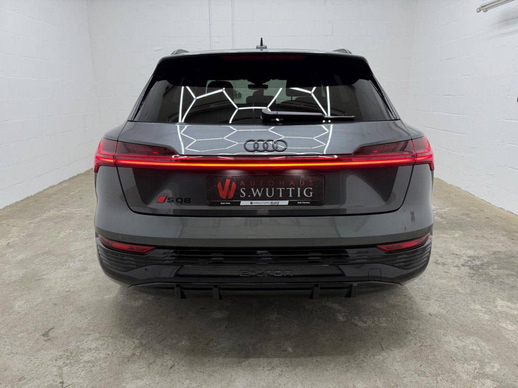 Audi SQ8 e-tron