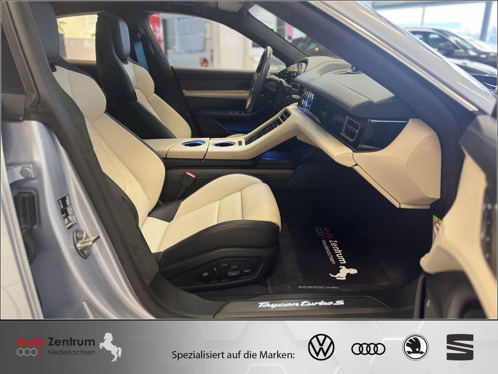 Porsche Taycan S Turbo
