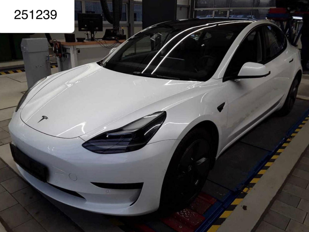 Tesla Model 3 Standard Range