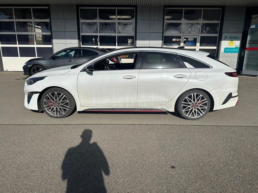 Kia ProCeed