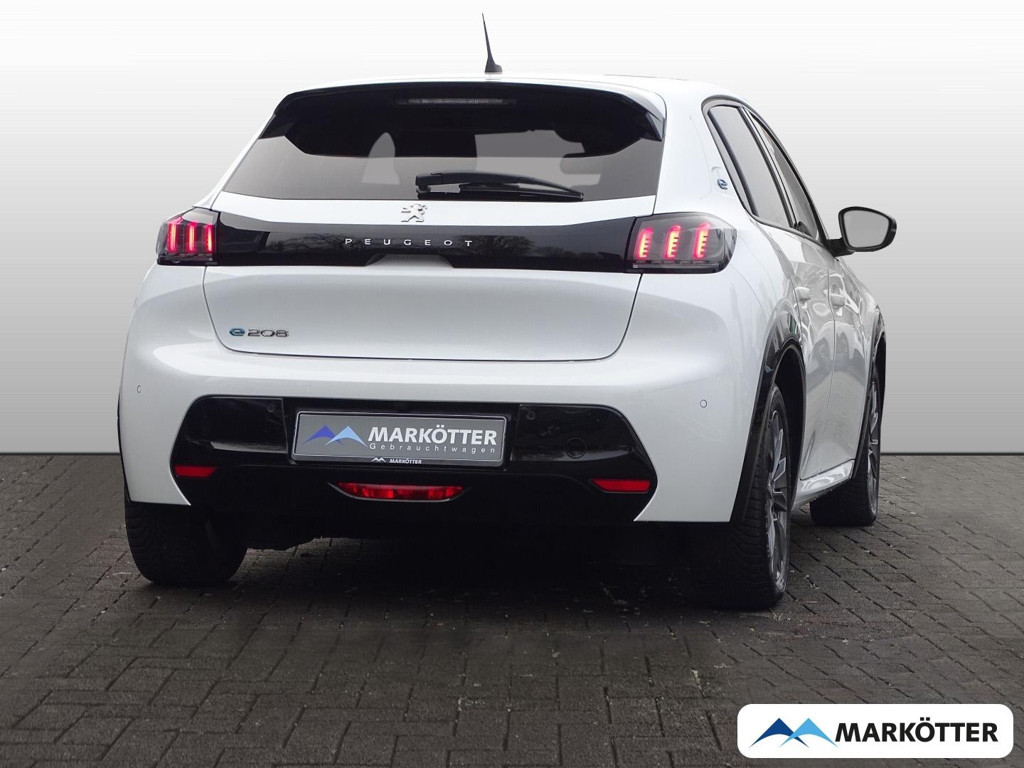 Peugeot e-208