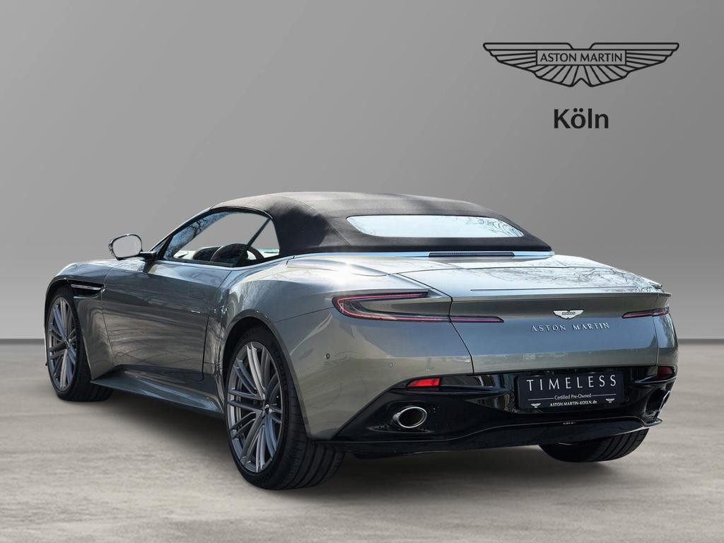 Aston Martin DB12