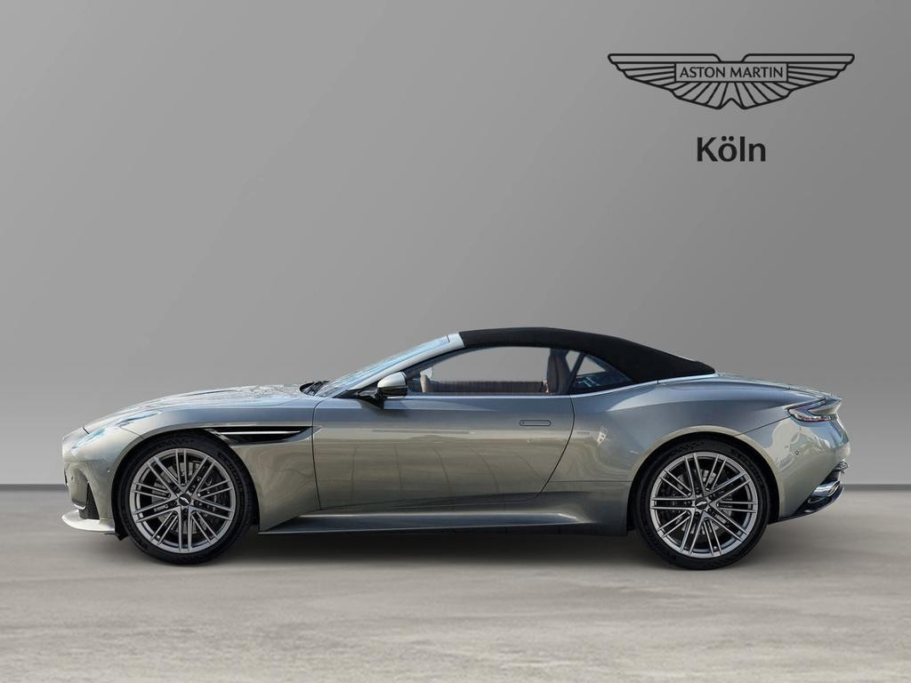 Aston Martin DB12