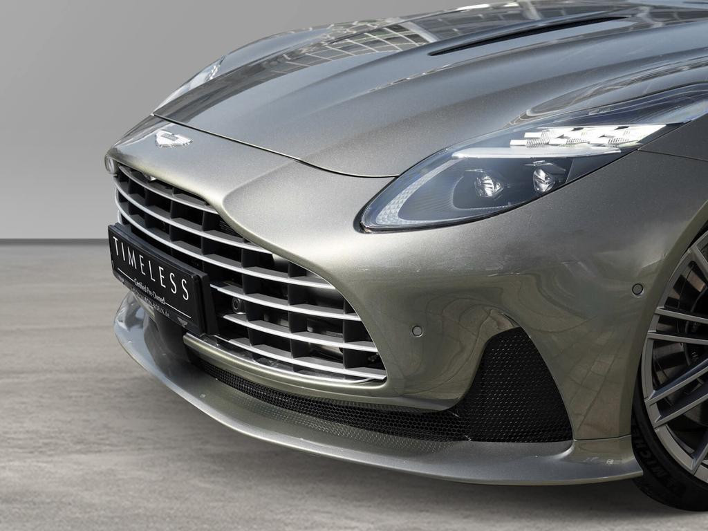 Aston Martin DB12