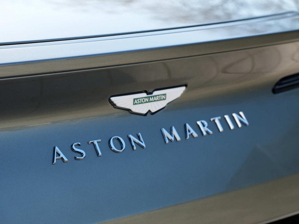 Aston Martin DB12