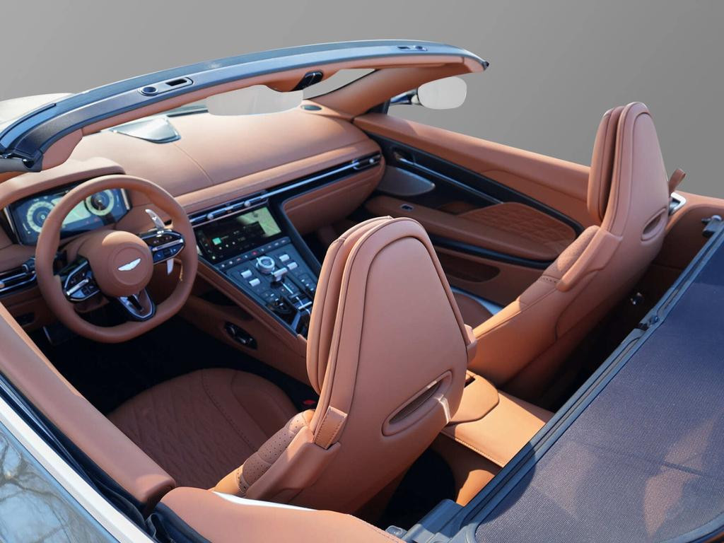 Aston Martin DB12