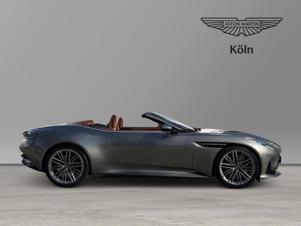 Aston Martin DB12