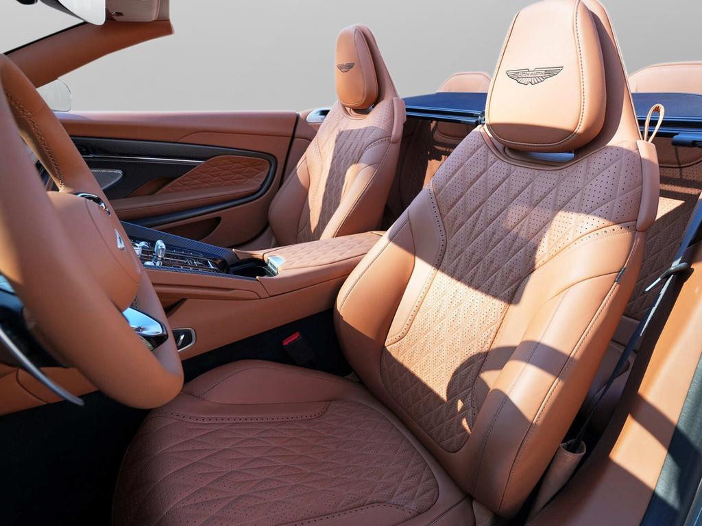 Aston Martin DB12