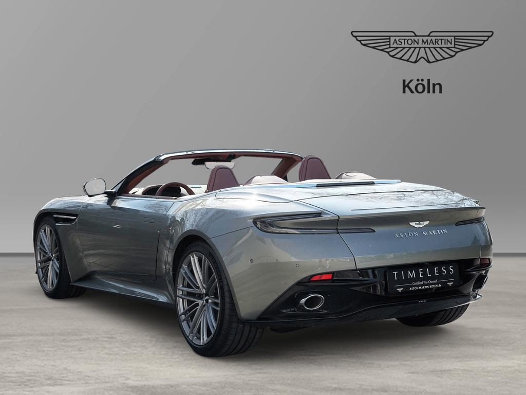 Aston Martin DB12