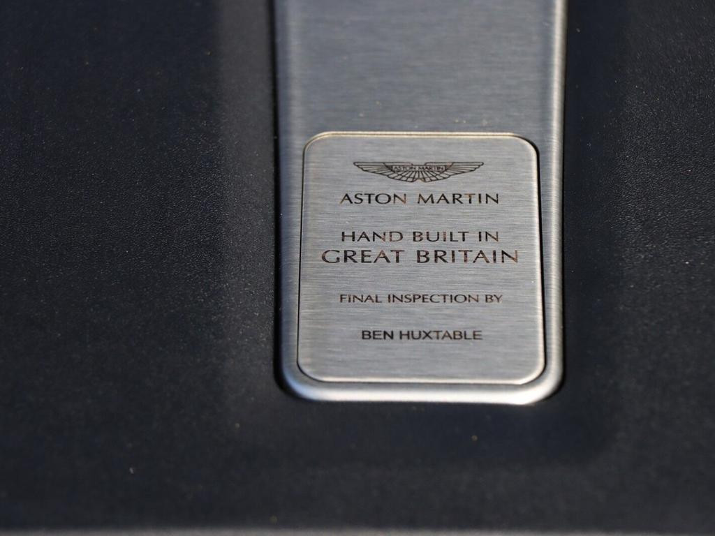 Aston Martin DBX