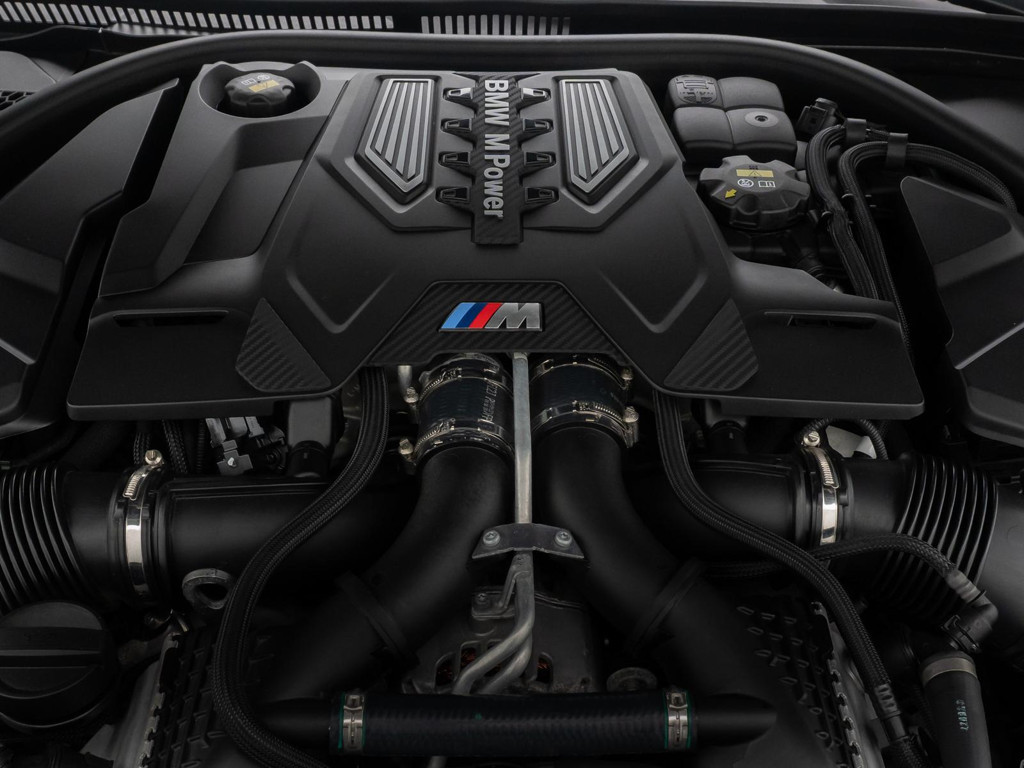 BMW M8
