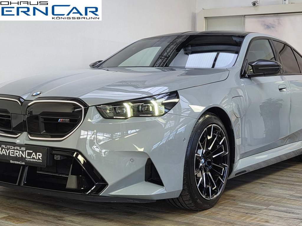 BMW M5 Sedan