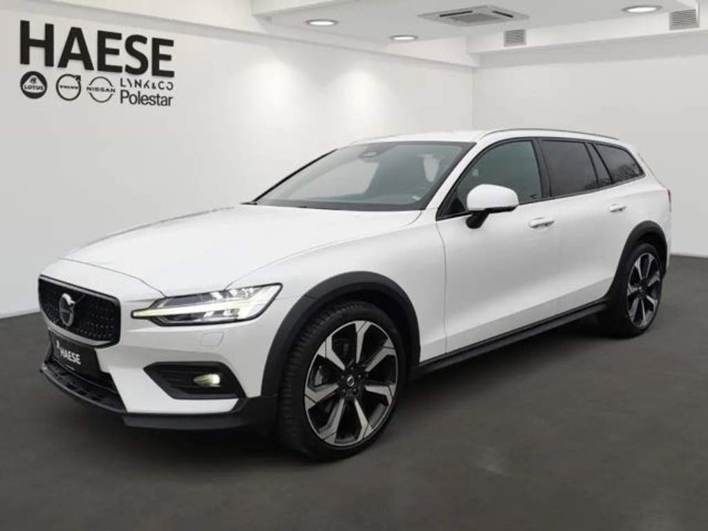Volvo V60 Cross Country AWD Plus