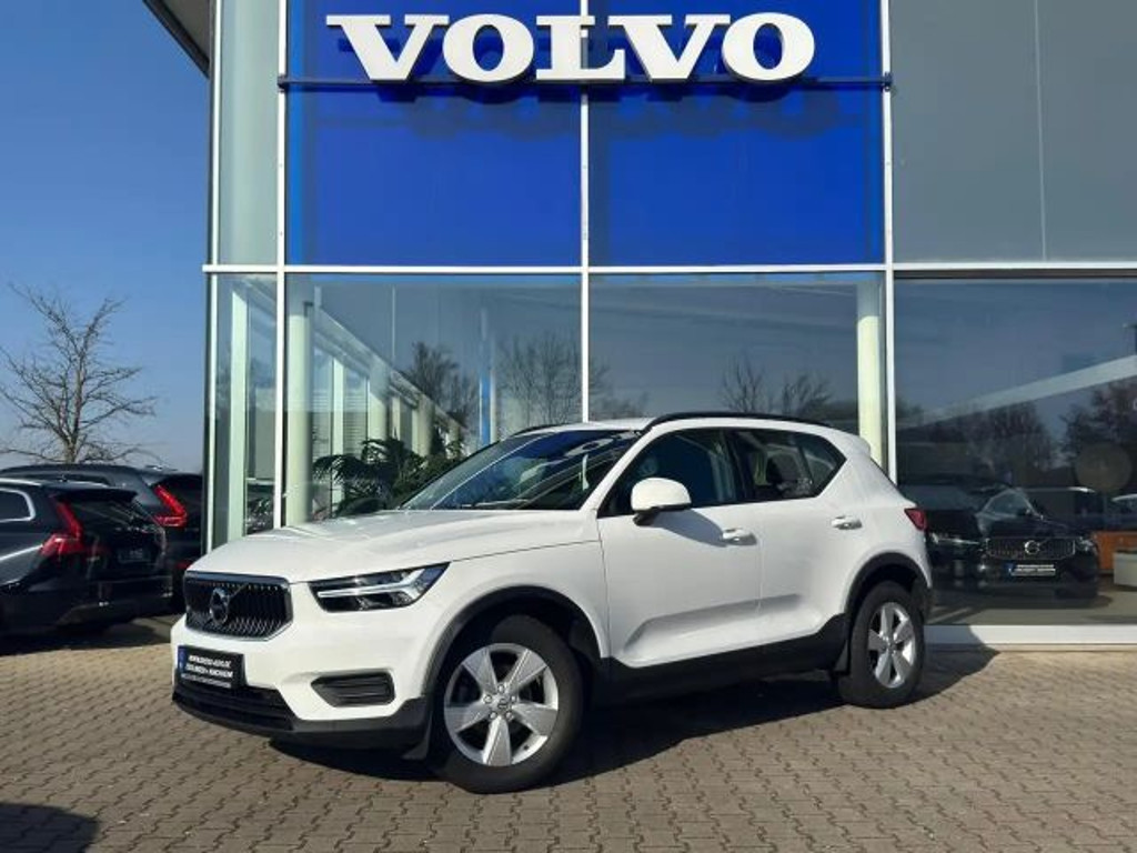 Volvo XC40 Momentum Core