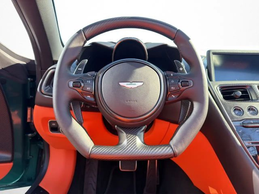 Aston Martin DBS