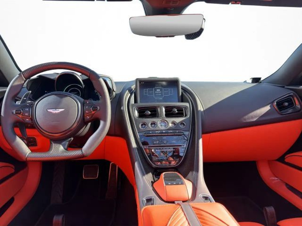 Aston Martin DBS